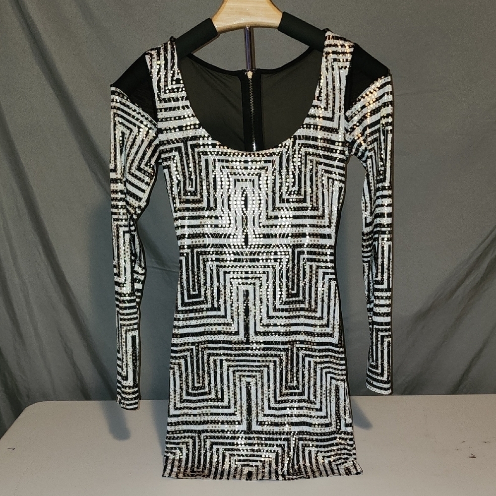 black and white geometric bodycon dress Bebe Long Sleeve Ladies dresses